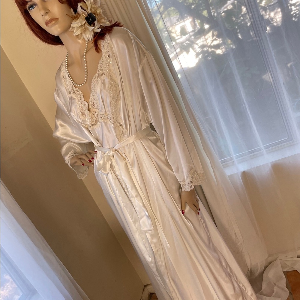 Victoria's Secret Cream Satin Lace Robe